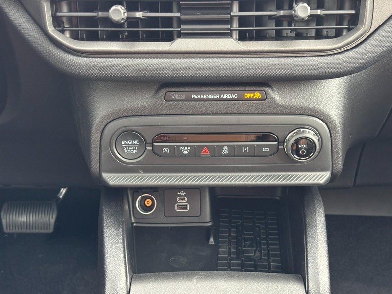 Ford Bronco Sport Vehicle Full-screen Gallery Image 09