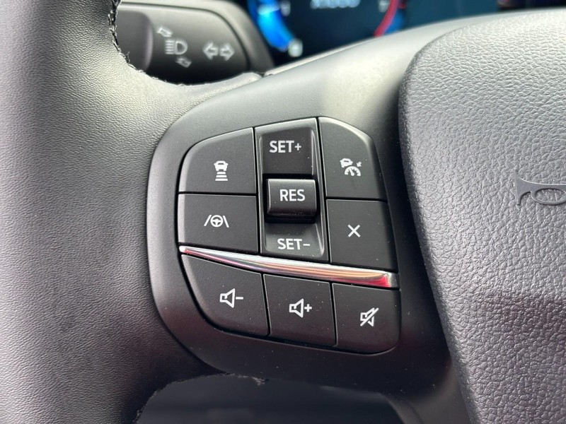 Ford Bronco Sport Vehicle Full-screen Gallery Image 12