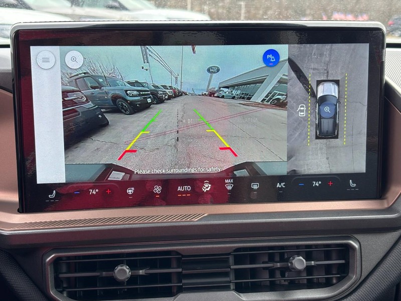 Ford Bronco Sport Vehicle Full-screen Gallery Image 16