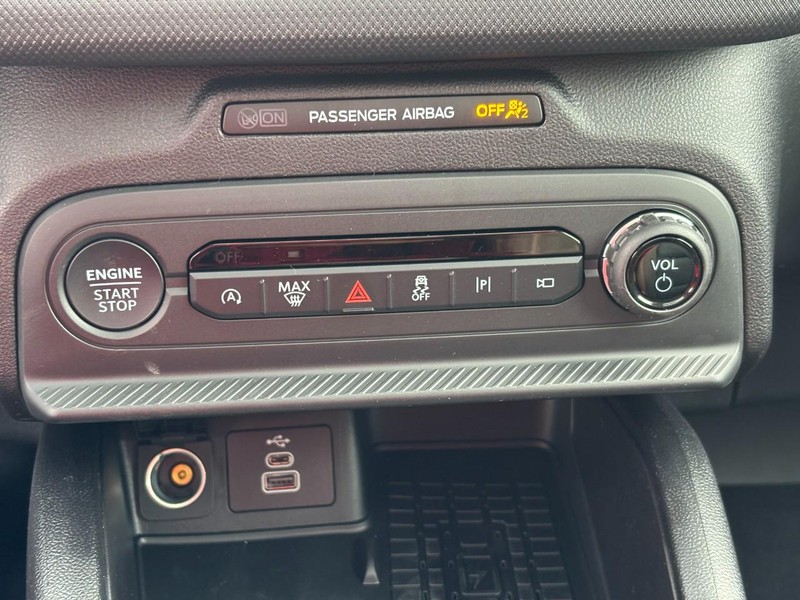 Ford Bronco Sport Vehicle Full-screen Gallery Image 17