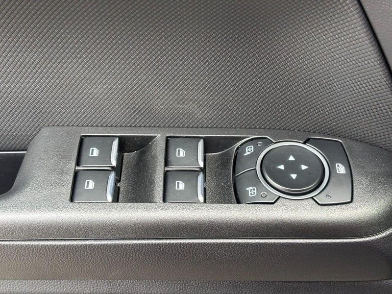 Ford Bronco Sport Vehicle Full-screen Gallery Image 18