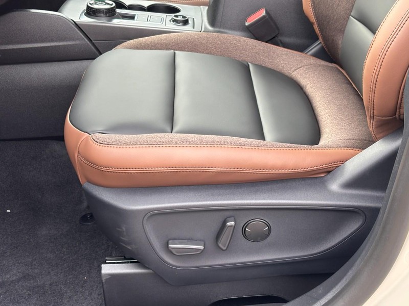 Ford Bronco Sport Vehicle Full-screen Gallery Image 20