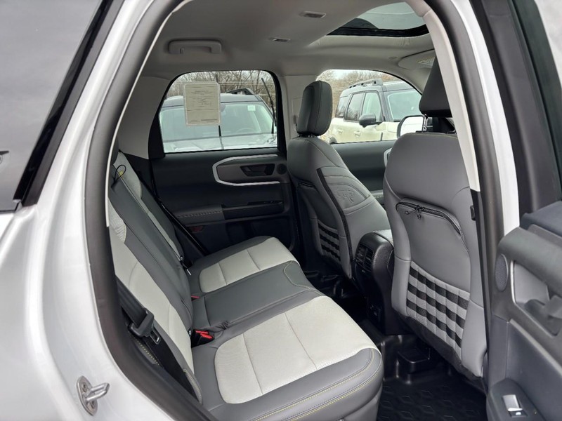 Ford Bronco Sport Vehicle Full-screen Gallery Image 05