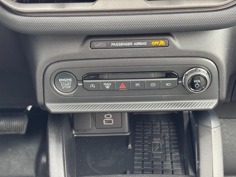 Ford Bronco Sport Vehicle Full-screen Gallery Image 09