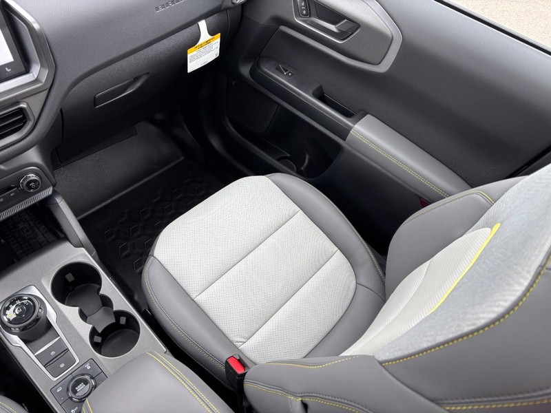 Ford Bronco Sport Vehicle Full-screen Gallery Image 10