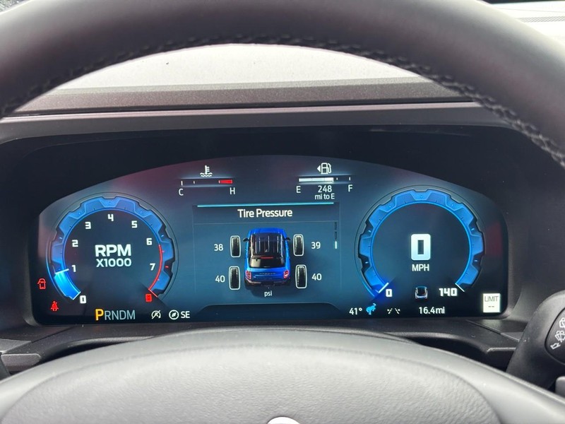 Ford Bronco Sport Vehicle Full-screen Gallery Image 14