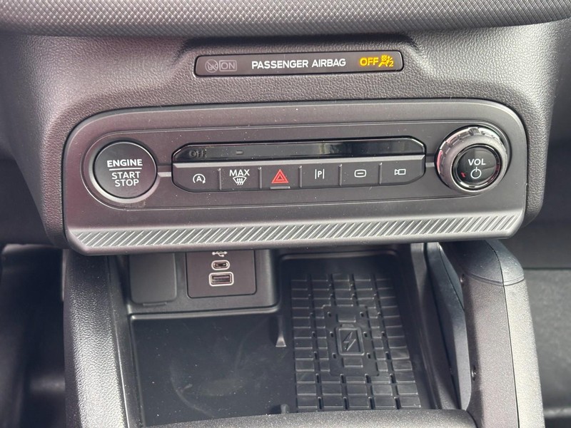 Ford Bronco Sport Vehicle Full-screen Gallery Image 18