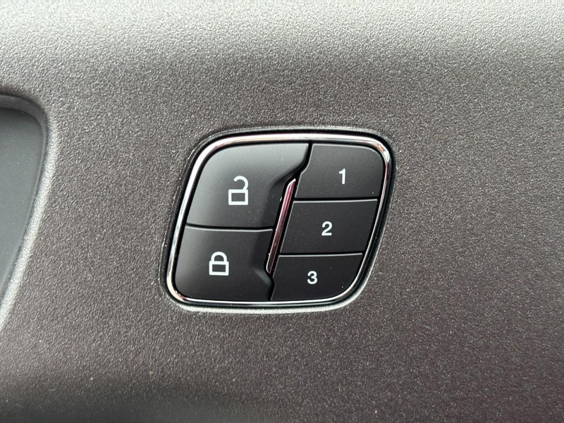 Ford Bronco Sport Vehicle Full-screen Gallery Image 20