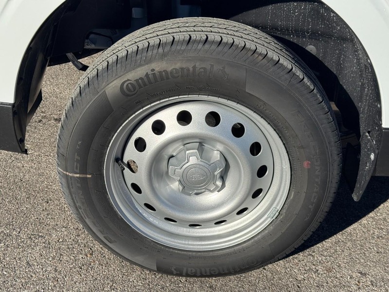 Ford Maverick Vehicle Full-screen Gallery Image 04