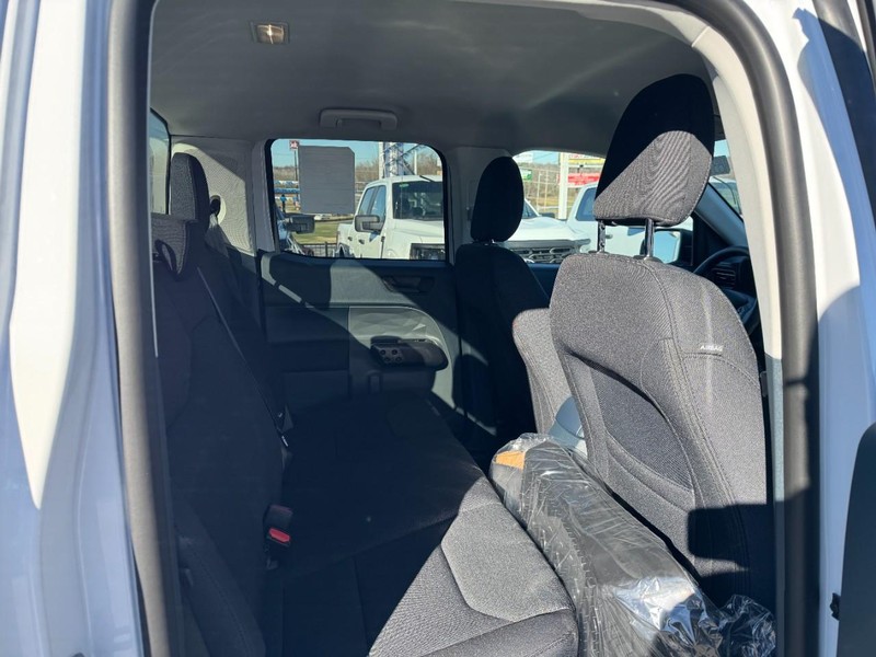 Ford Maverick Vehicle Full-screen Gallery Image 05