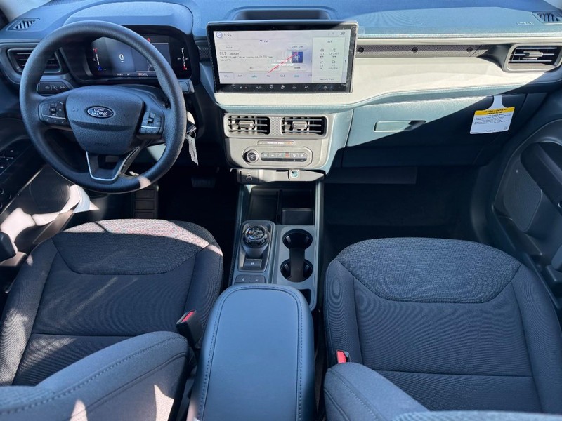 Ford Maverick Vehicle Full-screen Gallery Image 06