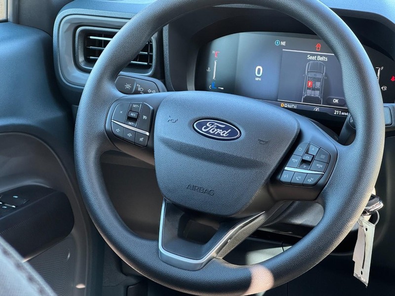 Ford Maverick Vehicle Full-screen Gallery Image 07