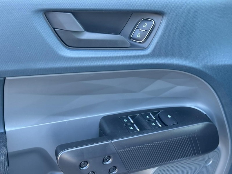 Ford Maverick Vehicle Full-screen Gallery Image 10