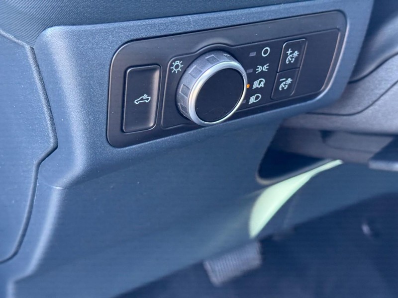 Ford Maverick Vehicle Full-screen Gallery Image 11