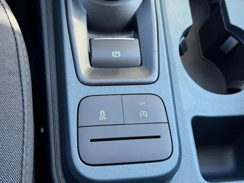 Ford Maverick Vehicle Full-screen Gallery Image 15