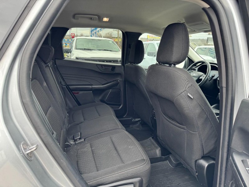 Ford Escape Vehicle Full-screen Gallery Image 10