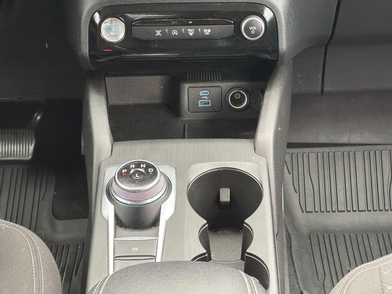 Ford Escape Vehicle Full-screen Gallery Image 14