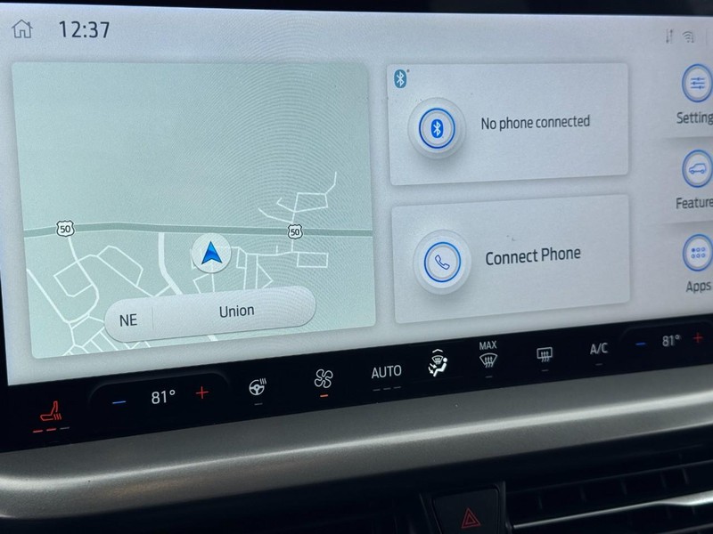 Ford Escape Vehicle Full-screen Gallery Image 20