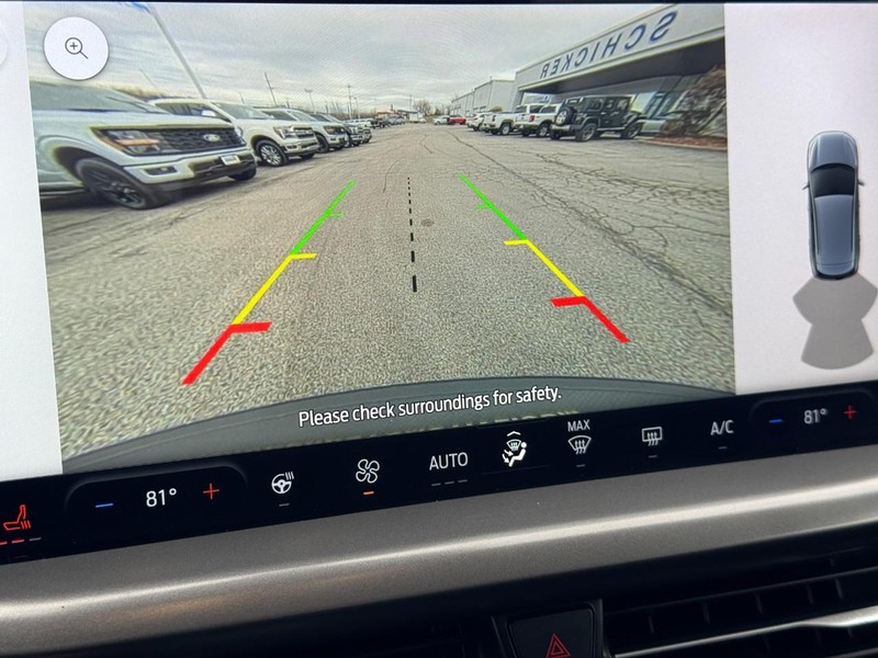 Ford Escape Vehicle Full-screen Gallery Image 21