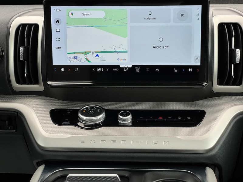 Ford Expedition Vehicle Full-screen Gallery Image 14