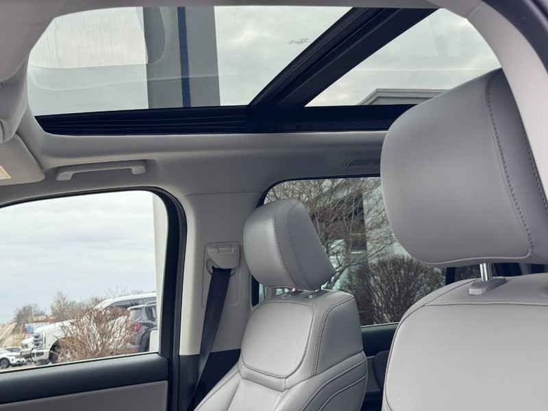 Ford Expedition Vehicle Full-screen Gallery Image 27