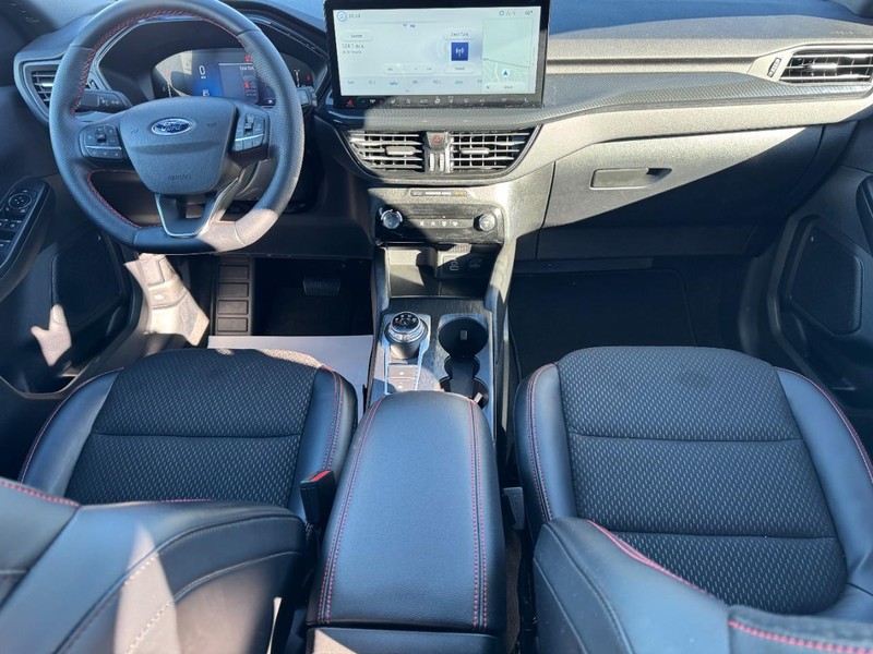 Ford Escape Vehicle Full-screen Gallery Image 11