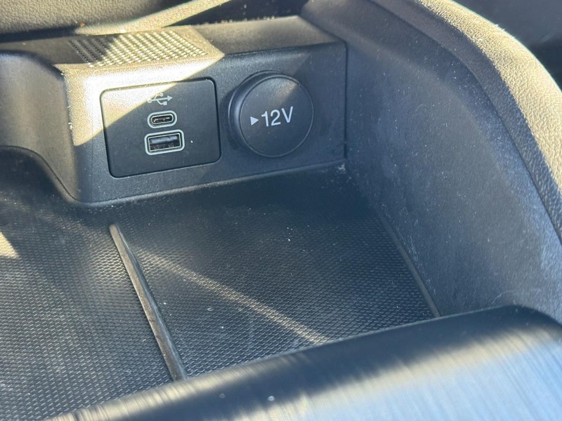 Ford Escape Vehicle Full-screen Gallery Image 22