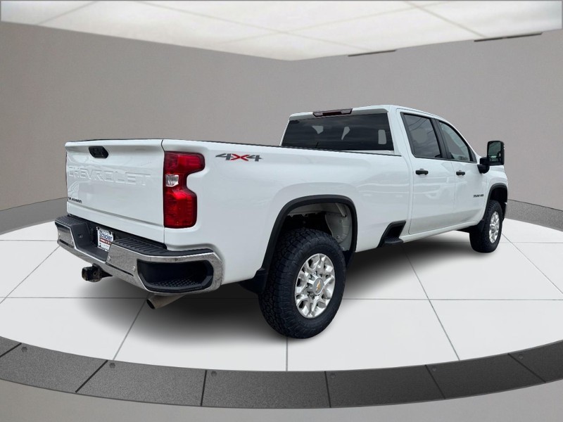 Chevrolet Silverado 3500HD Vehicle Full-screen Gallery Image 03