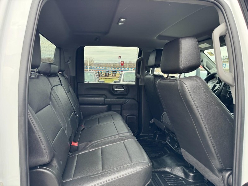 Chevrolet Silverado 3500HD Vehicle Full-screen Gallery Image 07