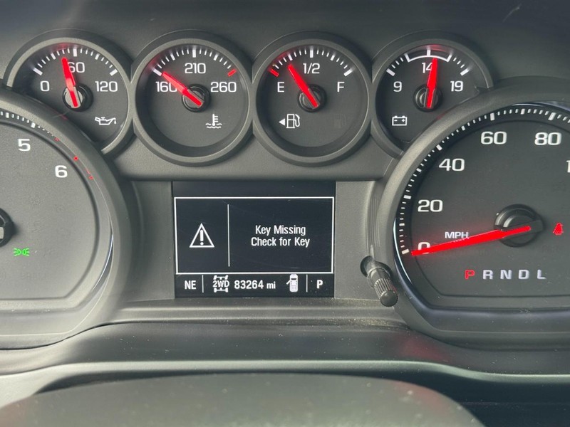 Chevrolet Silverado 3500HD Vehicle Full-screen Gallery Image 17