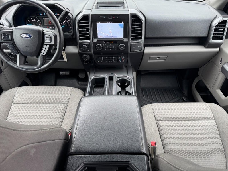 Ford F-150 Vehicle Full-screen Gallery Image 11