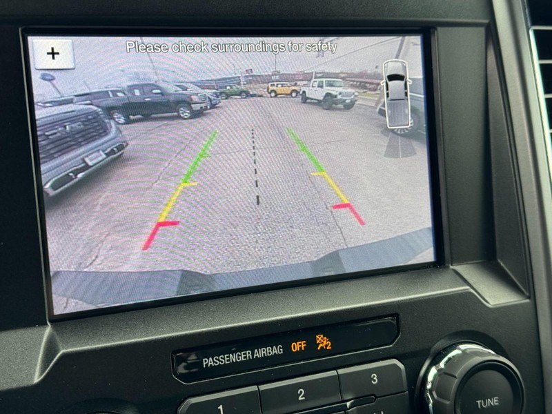 Ford F-150 Vehicle Full-screen Gallery Image 24