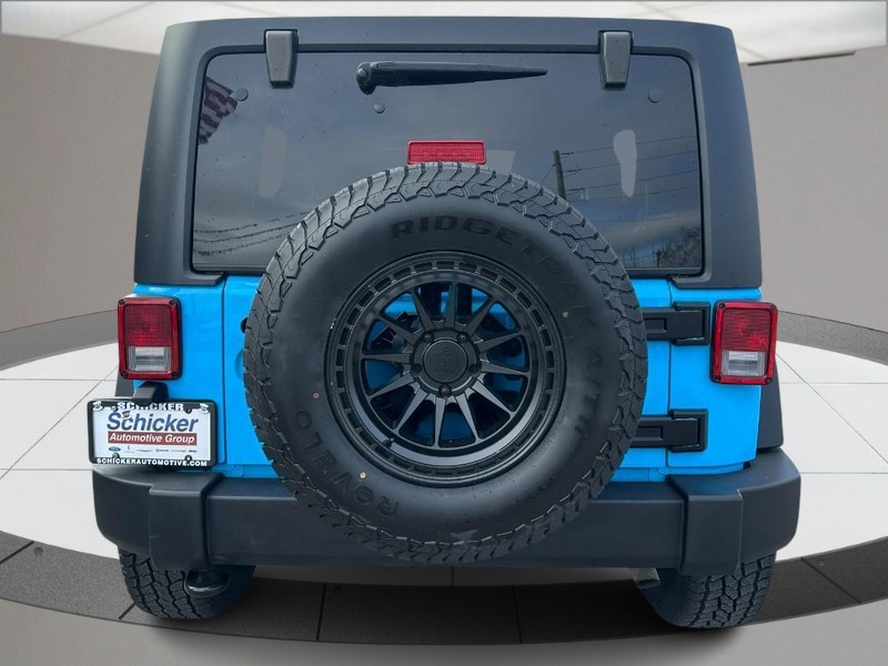 Jeep Wrangler JK Unlimited Vehicle Full-screen Gallery Image 04