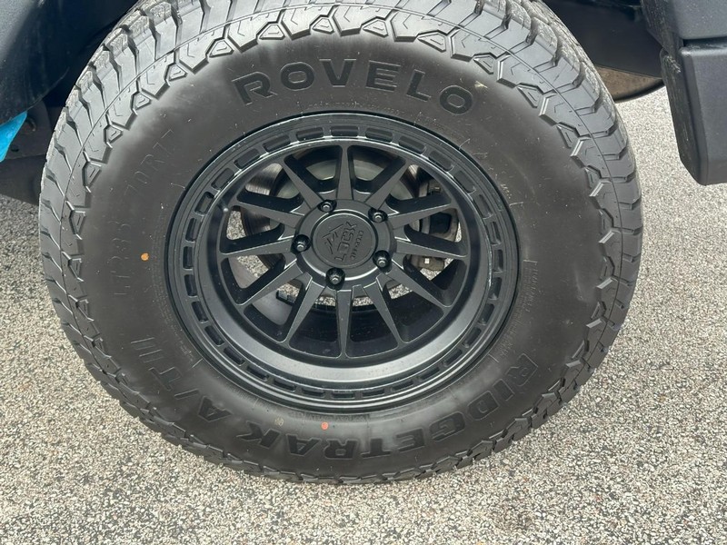 Jeep Wrangler JK Unlimited Vehicle Full-screen Gallery Image 05