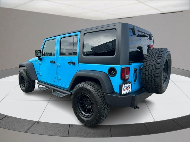 Jeep Wrangler JK Unlimited Vehicle Full-screen Gallery Image 06