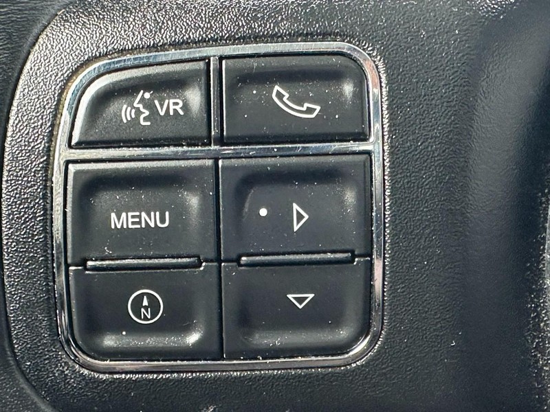 Jeep Wrangler JK Unlimited Vehicle Full-screen Gallery Image 17