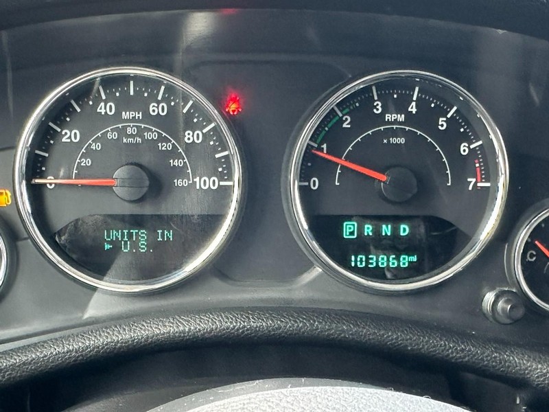 Jeep Wrangler JK Unlimited Vehicle Full-screen Gallery Image 19