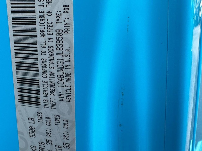 Jeep Wrangler JK Unlimited Vehicle Full-screen Gallery Image 20