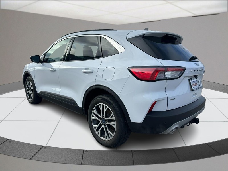 Ford Escape Vehicle Full-screen Gallery Image 07