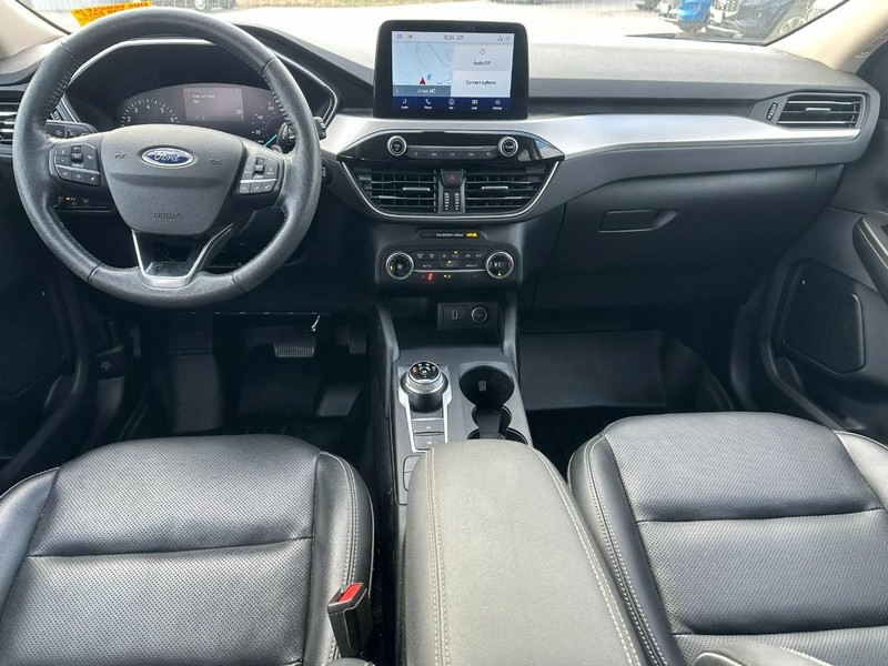 Ford Escape Vehicle Full-screen Gallery Image 11