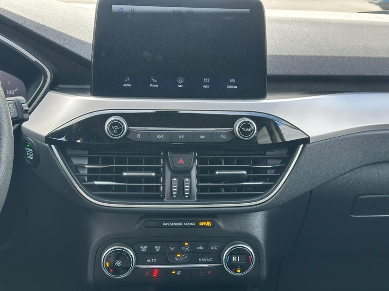 Ford Escape Vehicle Full-screen Gallery Image 13