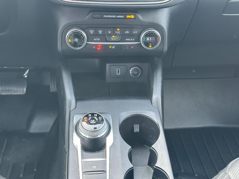 Ford Escape Vehicle Full-screen Gallery Image 14