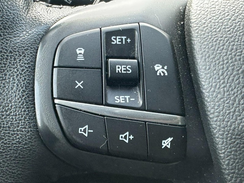 Ford Escape Vehicle Full-screen Gallery Image 19