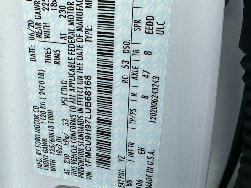 Ford Escape Vehicle Full-screen Gallery Image 25