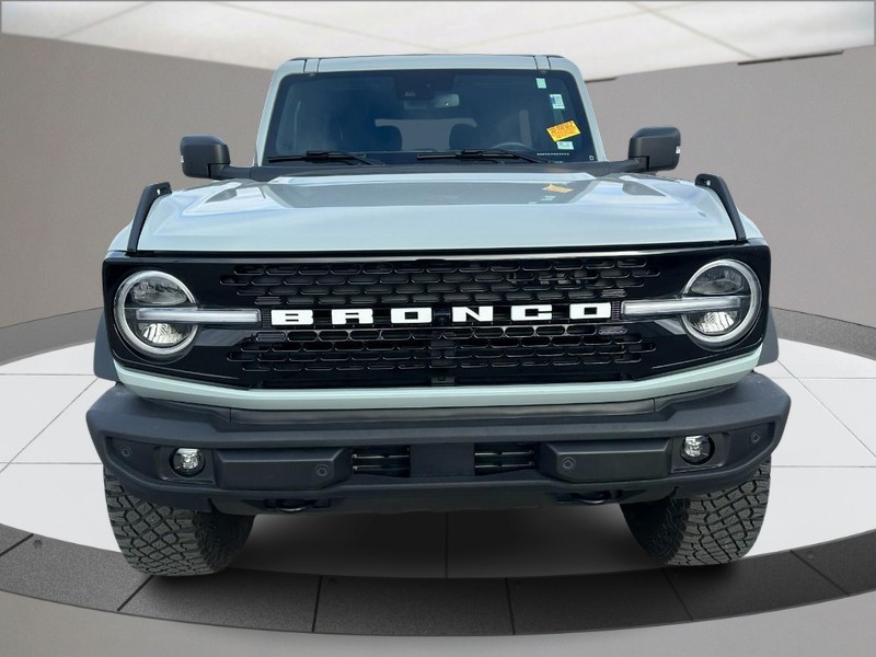 Ford Bronco Vehicle Full-screen Gallery Image 09
