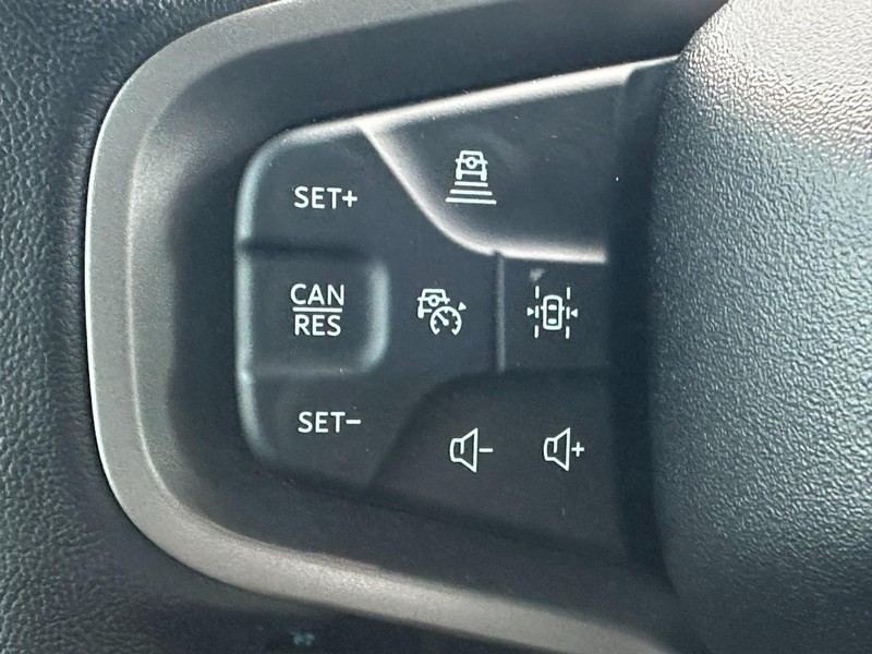 Ford Bronco Vehicle Full-screen Gallery Image 15