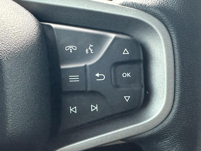 Ford Bronco Vehicle Full-screen Gallery Image 16