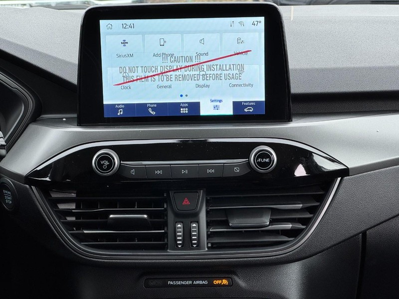 Ford Escape Vehicle Full-screen Gallery Image 08