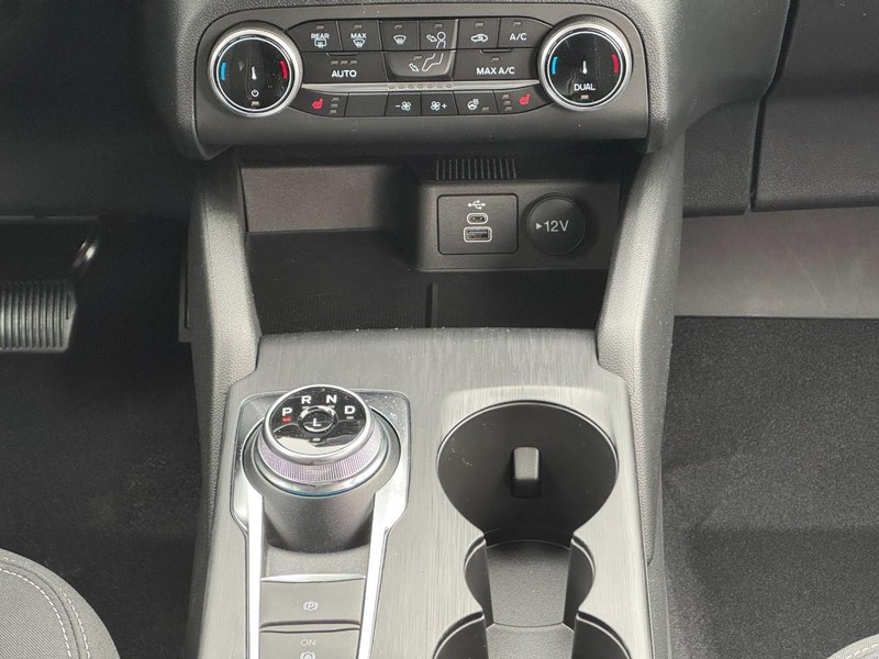 Ford Escape Vehicle Full-screen Gallery Image 09