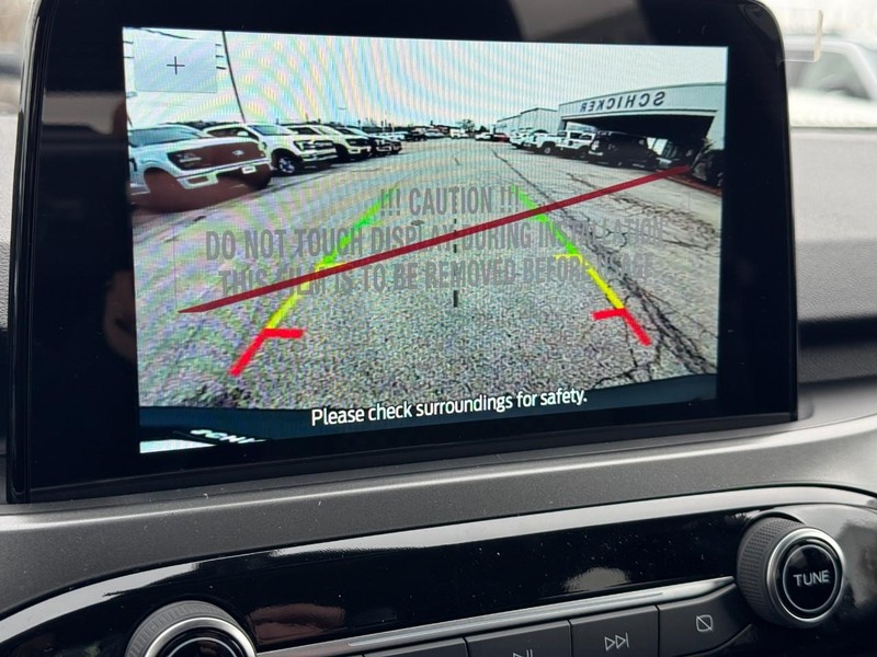 Ford Escape Vehicle Full-screen Gallery Image 17